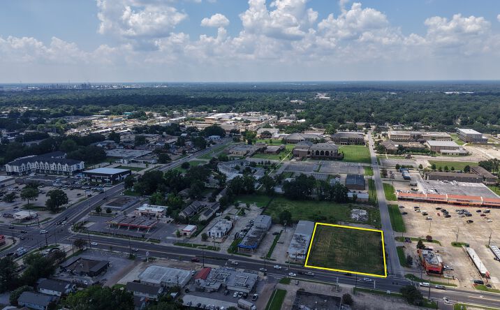Pictures of Land property located at 5229 Government St, Baton Rouge, LA 70806 for sales - image #1