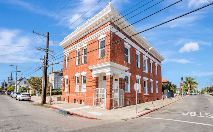 Pictures of Office, Retail property located at 1649 12th Ave, Oakland, CA 94606 for sales - image #1