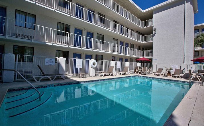Pictures of Hospitality property located at 2738 N Monroe St, Tallahassee, FL 32303 for sales - image #1