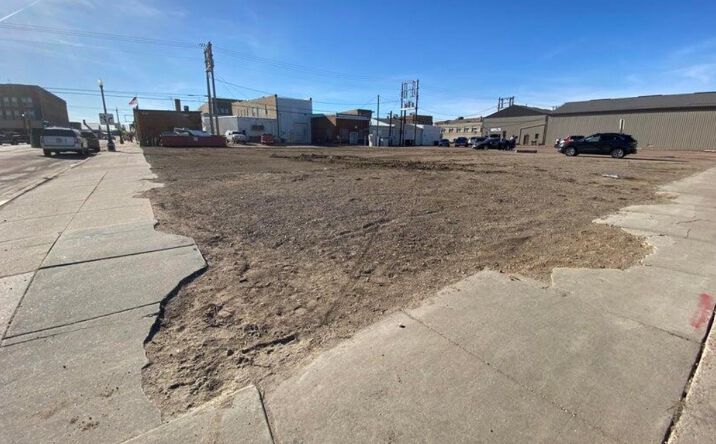 Pictures of Land property located at 124 E 1st Avenue, Mitchell, SD 57301 for sales - image #1
