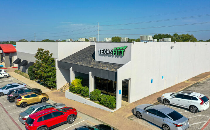 Pictures of Retail, Special Purpose property located at 1919 W Pioneer Pkwy, Arlington, TX 76013 for sales - image #1