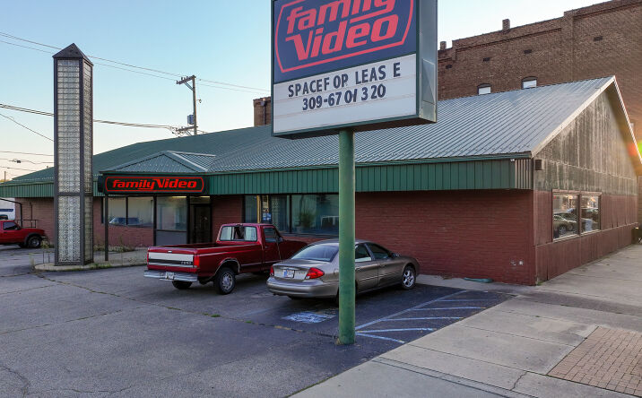 Pictures of Retail property located at 53 E Market St, Wabash, IN 46992 for sales - image #1