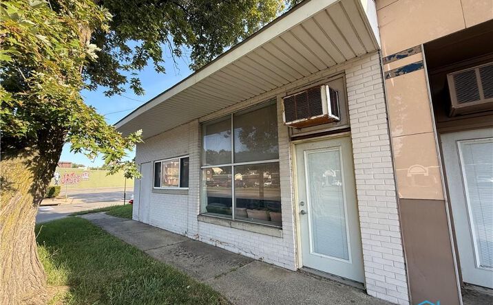 Pictures of Office property located at 4324 Monroe St, Toledo, OH 43606 for sales - image #1