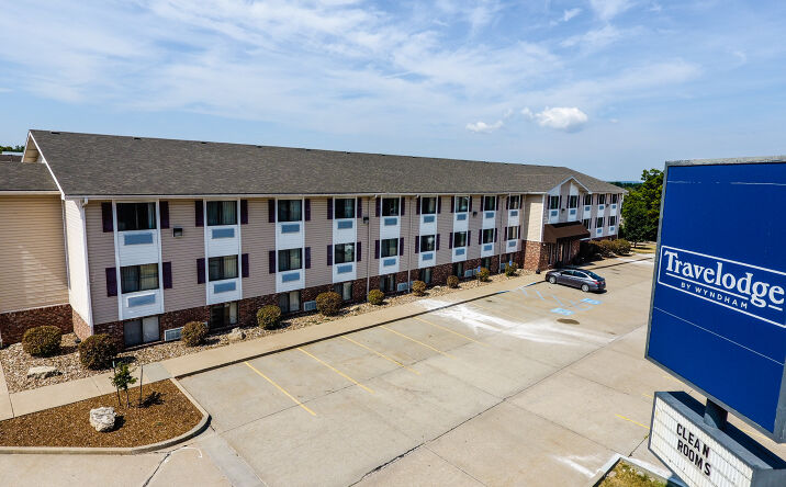 Pictures of Hospitality property located at 1710 Jefferson St, Jefferson City, MO 65109 for sales - image #1