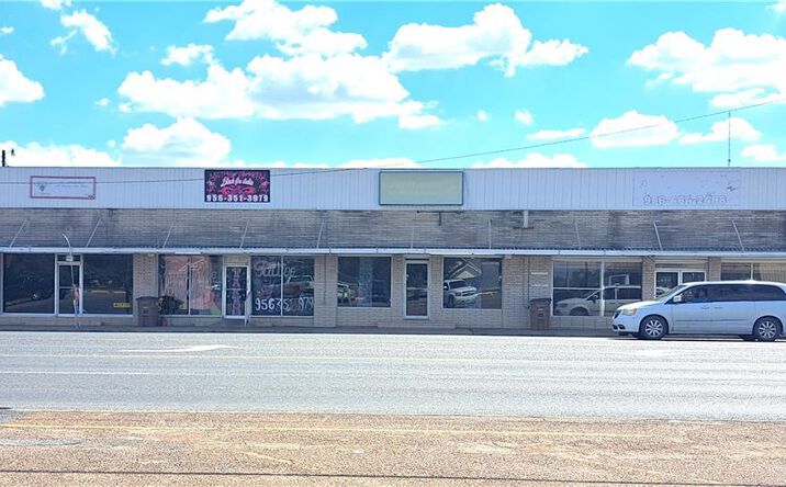 Pictures of Office, Retail property located at 1001 E Business 83, Donna, TX 78537 for sales - image #1