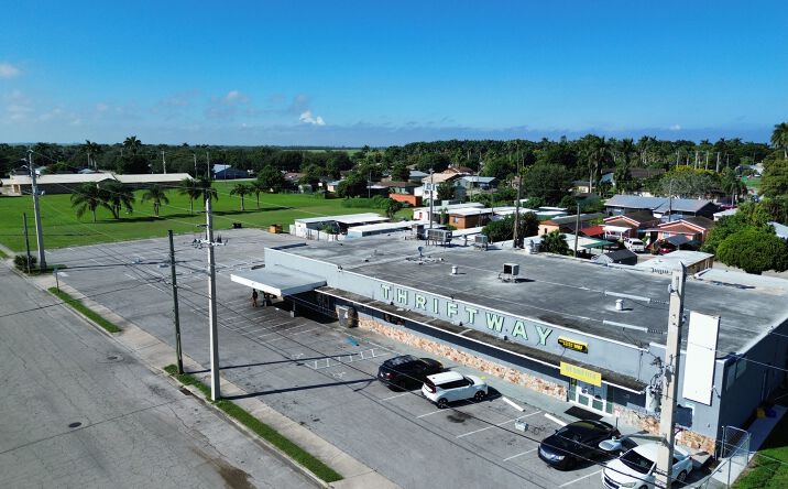 Pictures of Retail property located at 181 Rardin Ave, Pahokee, FL 33476 for sales - image #1