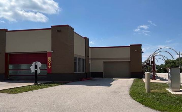 Pictures of Retail property located at 123 W Johnson St, Fond du Lac, WI 54935 for sales - image #1