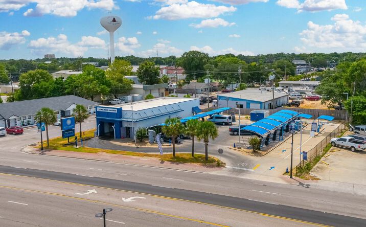 Pictures of Retail, Special Purpose property located at 162 Eglin Pkwy NE, Fort Walton Beach, FL 32548 for sales - image #1