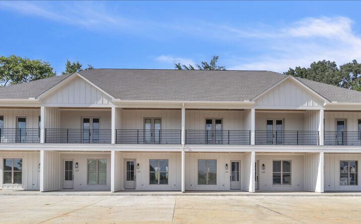 Pictures of Multifamily property located at 96 - 112 Breezeway Cove, Columbus, MS 39701 for sales - image #1