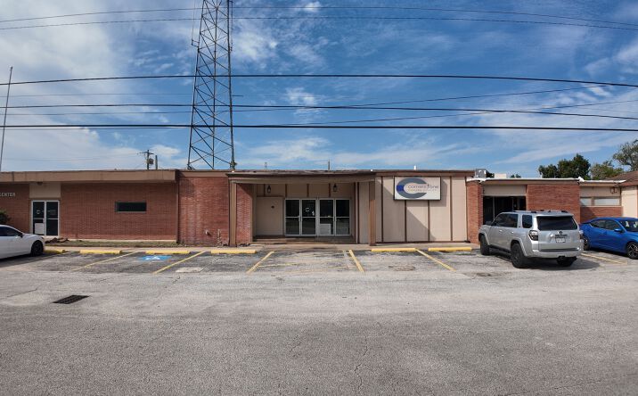 Pictures of Office, Mixed Use, Special Purpose property located at 322 Laurel Street, La Marque, TX 77568 for sales - image #1