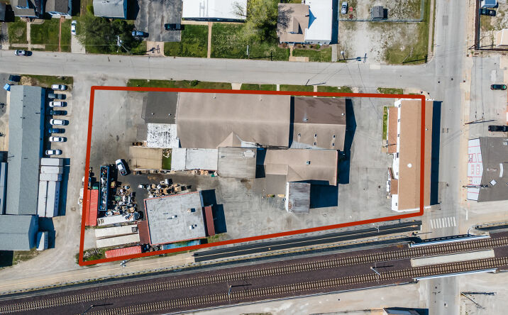 Pictures of Retail, Multifamily, Industrial property located at 140 Iowa Ave, Belleville, IL 62220 for sales - image #1