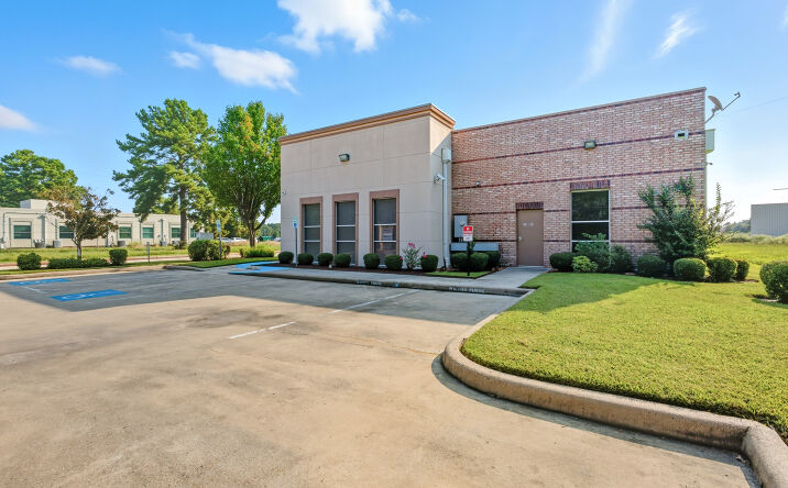 Pictures of Office property located at 355 School Street, Tomball, TX 77375 for sales - image #1