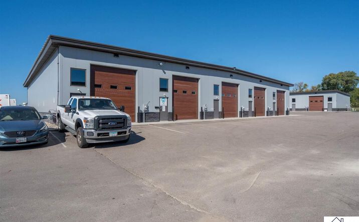 Pictures of Retail, Industrial property located at 3021 F Evergreen Trail, Mankato, MN 56001 for sales - image #1