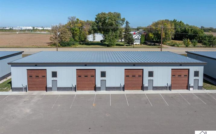 Pictures of Retail, Industrial property located at 3020 D Evergreen Trail, Mankato, MN 56001 for sales - image #1