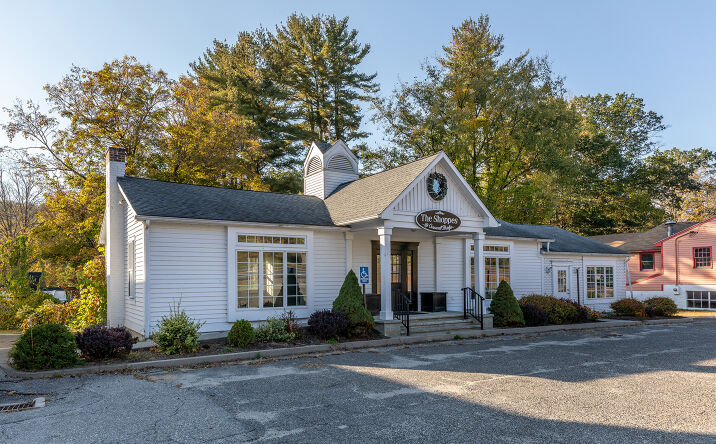 Pictures of Retail property located at 22 Kent Rd S, Cornwall, CT 06754 for sales - image #1