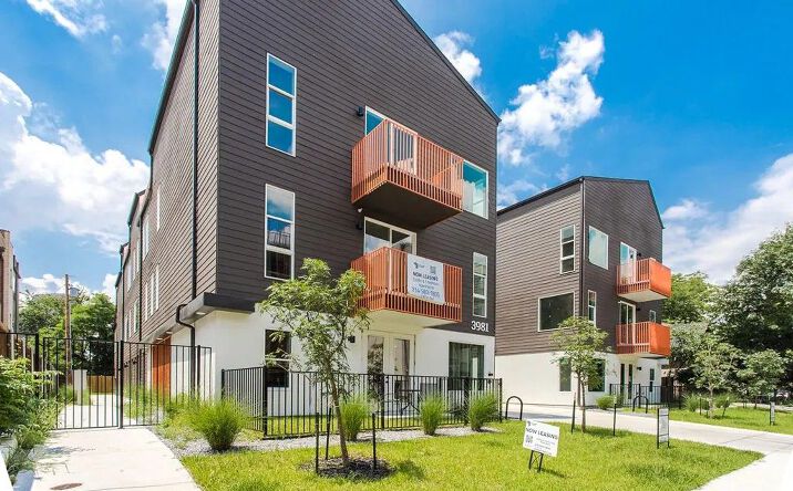 Pictures of Multifamily property located at 3981 Roseland Ave, Dallas, TX 75204 for sales - image #1