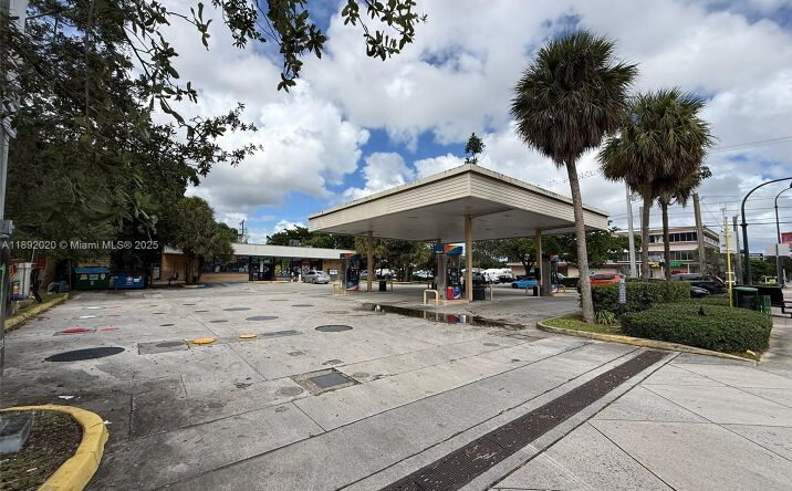 Pictures of Retail property located at 6201 Miramar Pkwy, Miramar, FL 33023 for sales - image #1