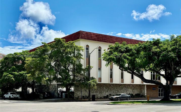 Pictures of Office property located at 717 Ponce De Leon Blvd # 328, Coral Gables, FL 33134 for sales - image #1