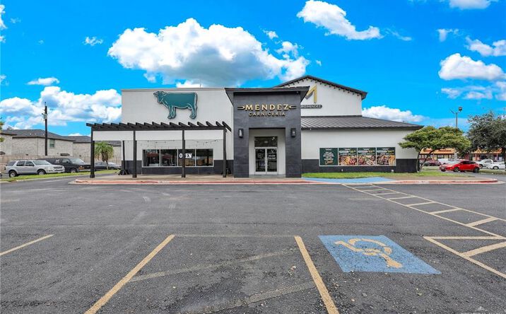 Pictures of Office, Retail property located at 902 S Cage Boulevard, Pharr, TX 78577 for sales - image #1