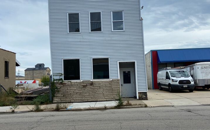 Pictures of Mixed Use, Office, Retail property located at 610 Oregon St, Oshkosh, WI 54902 for sales - image #1