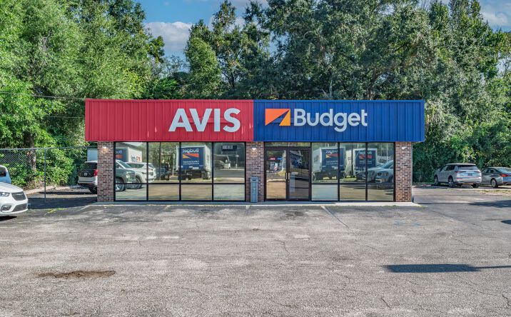 Pictures of Retail property located at 3108 W Tennessee St, Tallahassee, FL 32304 for sales - image #1
