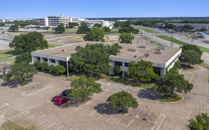 Pictures of Office property located at 4221 S Walton Walker Blvd, Dallas, TX 75236 for sales - image #1