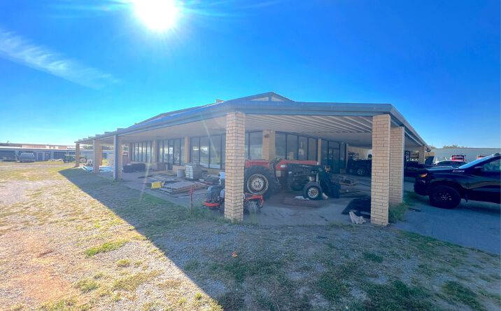 Pictures of Industrial, Mixed Use, Retail property located at 209 S Country Club Rd, Anadarko, OK 73005 for sales - image #1