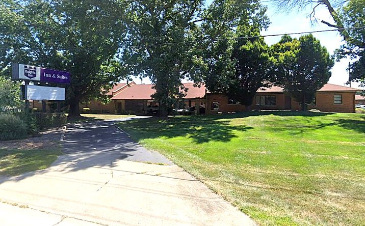 Pictures of Hospitality property located at 1111 E Morton Ave, Jacksonville, IL 62650 for sales - image #1