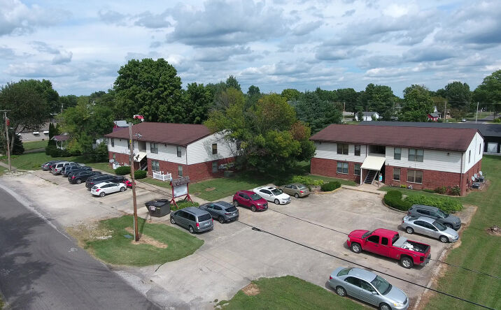 Pictures of Multifamily property located at 818 South 6th Street, Carrollton, IL 62016 for sales - image #1