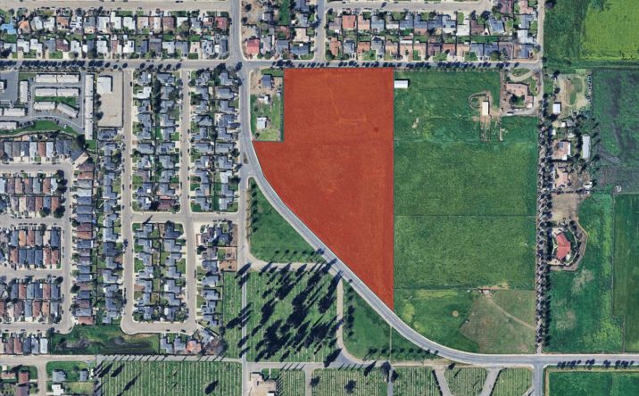 Pictures of Retail property located at APN 254-060-032, Porterville, CA 93257 for sales - image #1