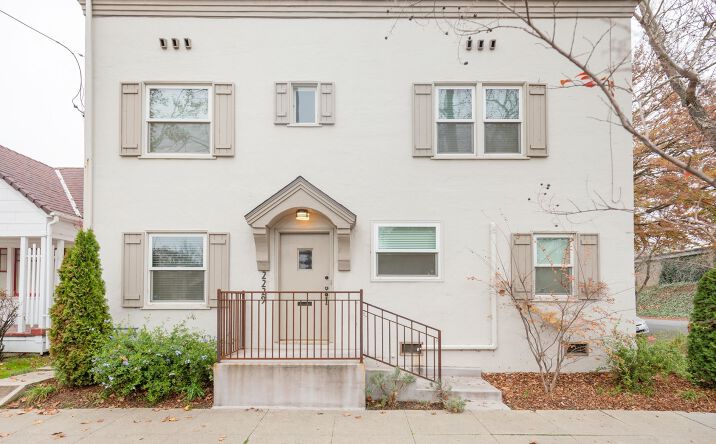 Pictures of Multifamily property located at 2229 24th St, Sacramento, CA 95818 for sales - image #1
