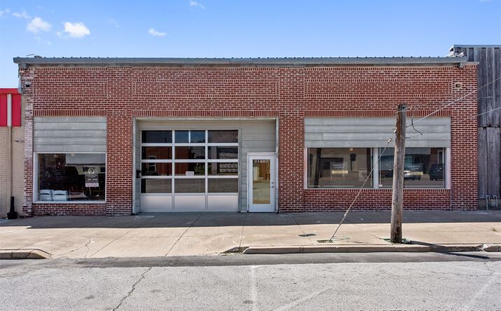 Pictures of Mixed Use property located at 125 N Main Street, Wagoner, OK 74467 for sales - image #1