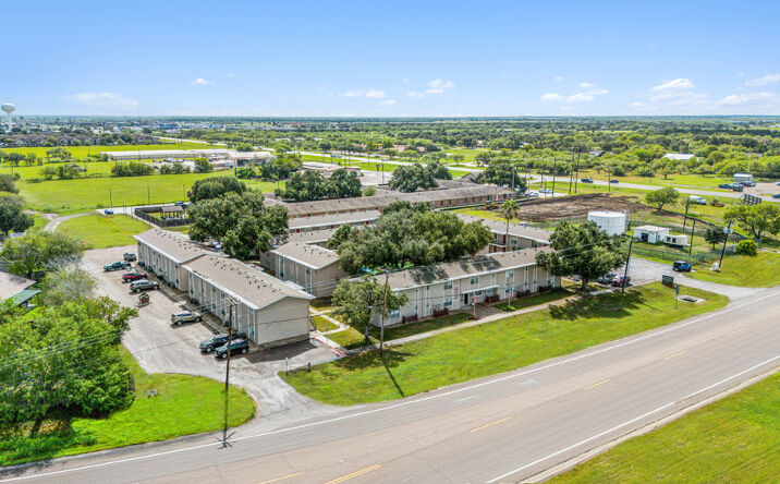 Pictures of Multifamily property located at 2420 S 6th St, Kingsville, TX 78363 for sales - image #1