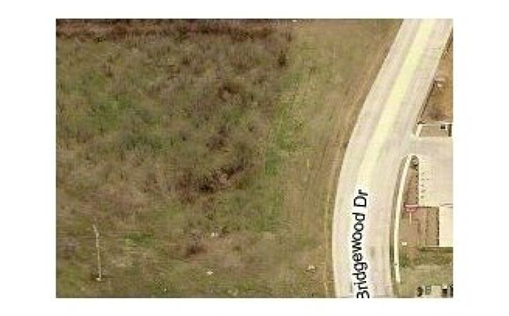 Pictures of Land property located at 900-944 Bridgewood Drive,, Fort Worth, TX 76112 for sales - image #1