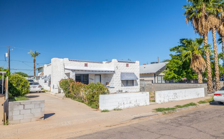 Pictures of Multifamily property located at 2336 North 11th St, Phoenix, AZ 85006 for sales - image #1