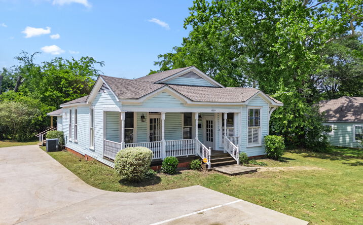 Pictures of Office property located at 1009 N Pacific St, Mineola, TX 75773 for sales - image #1