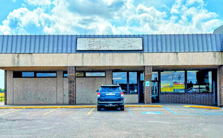 Pictures of Retail property located at 2810 S Main St, Perryton, TX 79070 for sales - image #1