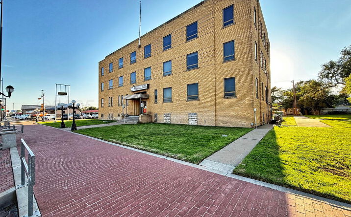 Pictures of Retail, Office, Mixed Use property located at 514 S Main St, Perryton, TX 79070 for sales - image #1