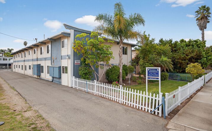 Pictures of Multifamily property located at 180 Holly Ave, Carpinteria, CA 93013 for sales - image #1