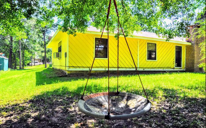Pictures of Hospitality property located at 161 Yellowstone, Livingston, TX 77351 for sales - image #1
