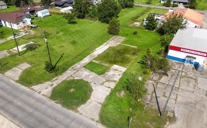 Pictures of Land property located at 313 S Martin Luther King Highway, Lake Charles, LA 70615 for sales - image #1