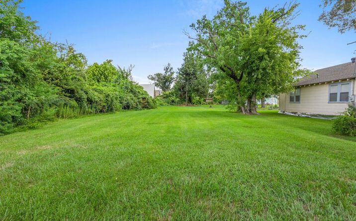 Pictures of Land property located at 314 W 18Th St Street, Lake Charles, LA 70601 for sales - image #1