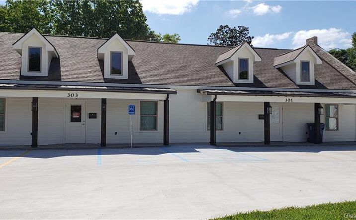 Pictures of Office property located at 301 Willow Street, Sulphur, LA 70663 for sales - image #1