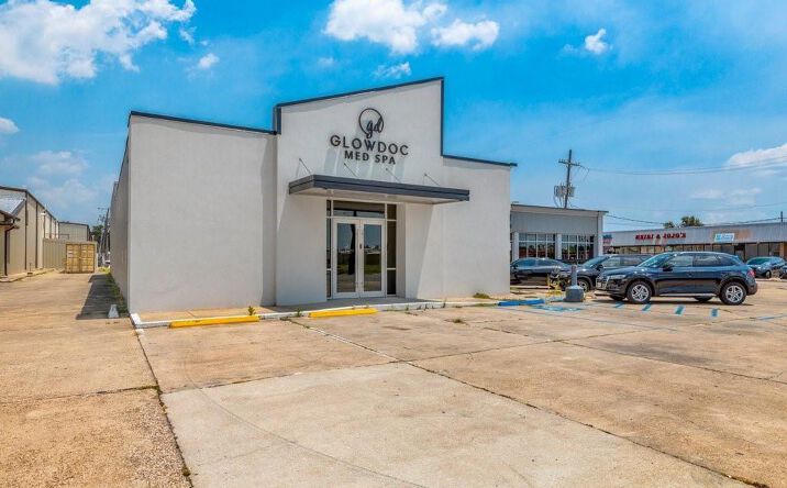 Pictures of Office property located at 3939 Ryan St, Lake Charles, LA 70605 for sales - image #1
