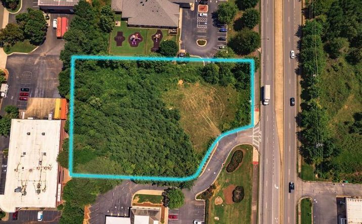 Pictures of Land property located at peachtree industrial, Peachtree Corners, GA 30092 for sales - image #1