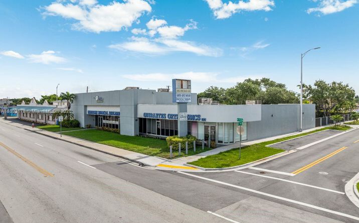 Pictures of Office property located at 1401 E 4th Ave, Hialeah, FL 33010 for sales - image #1