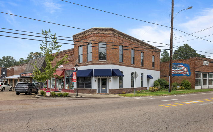 Pictures of Mixed Use, Office property located at 218 Main Street, Nettleton, MS 38858 for sales - image #1