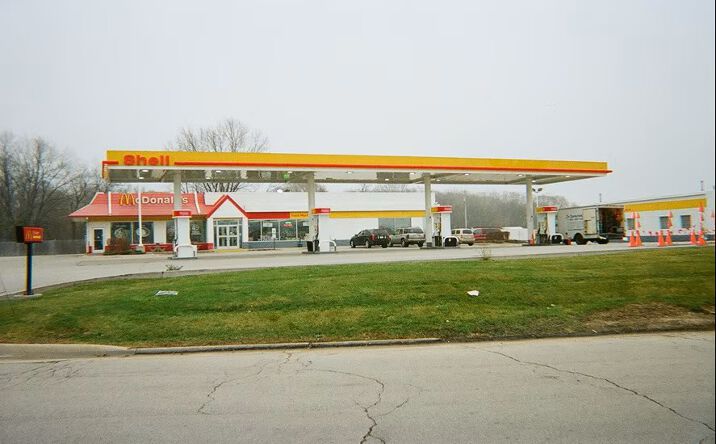 Pictures of Retail property located at 811 Prairie Hill Rd, South Beloit, IL 61080 for sales - image #1