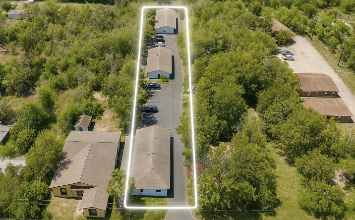 Pictures of Multifamily property located at 1655 Amanda St, San Antonio, TX 78210 for sales - image #1