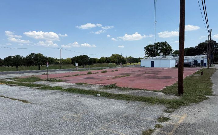 Pictures of Land property located at 201 S Second St, Copperas Cove, TX 76522 for sales - image #1
